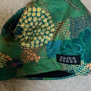 Almost new SKIDA hat